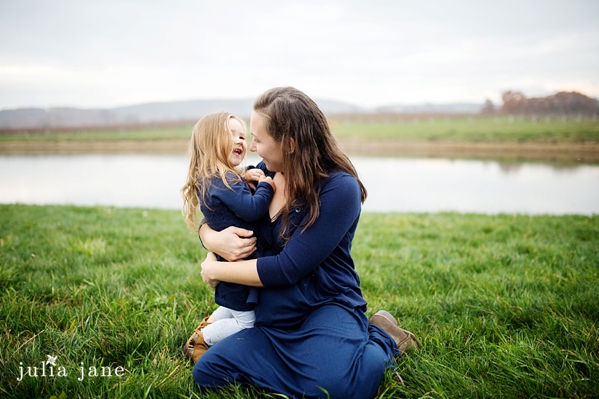 outdoor maternity portraits by connectiut family photographer julia jane studios